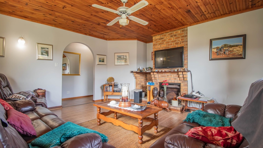4 Bedroom Property for Sale in Stilbaai Wes Western Cape